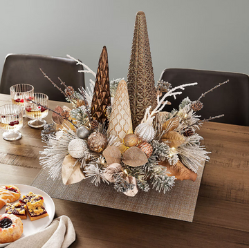 20-inch (51 cm) pre-built-in table center with 35 LED lights