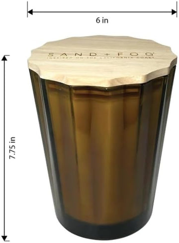 Sand & Fog scented candle made of soy wax with essential oils (teak and tobacco).