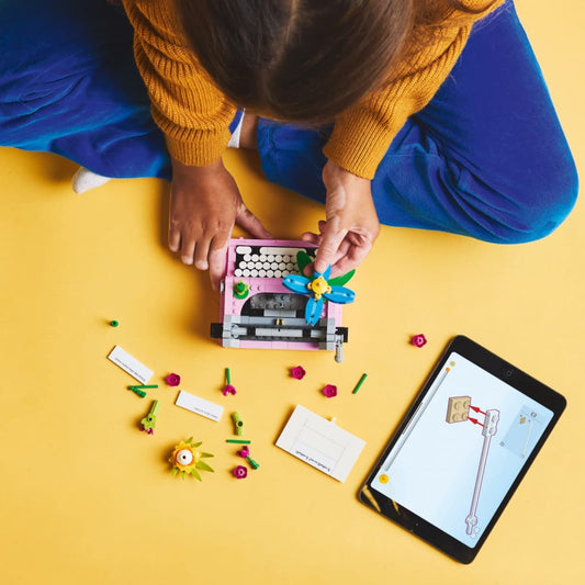 Lego Creator -  3 en 1 - La machine à écrire avec des fleurs 31169
