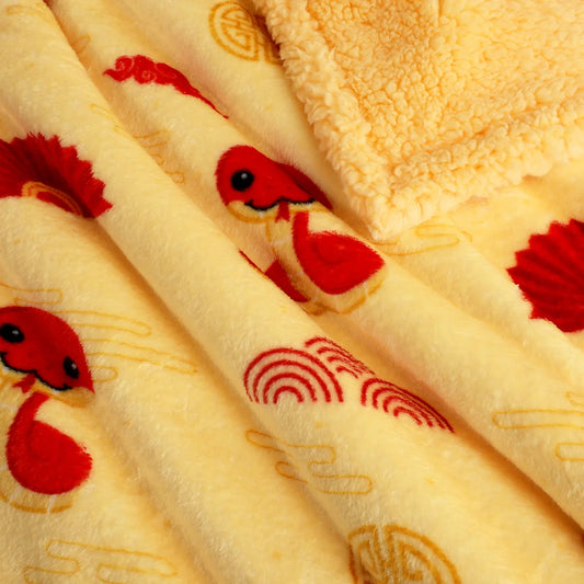 Home Retreat – Ensemble couverture et jouet en peluche serpent du nouvelle année lunaire édition limitée, 2 pièces